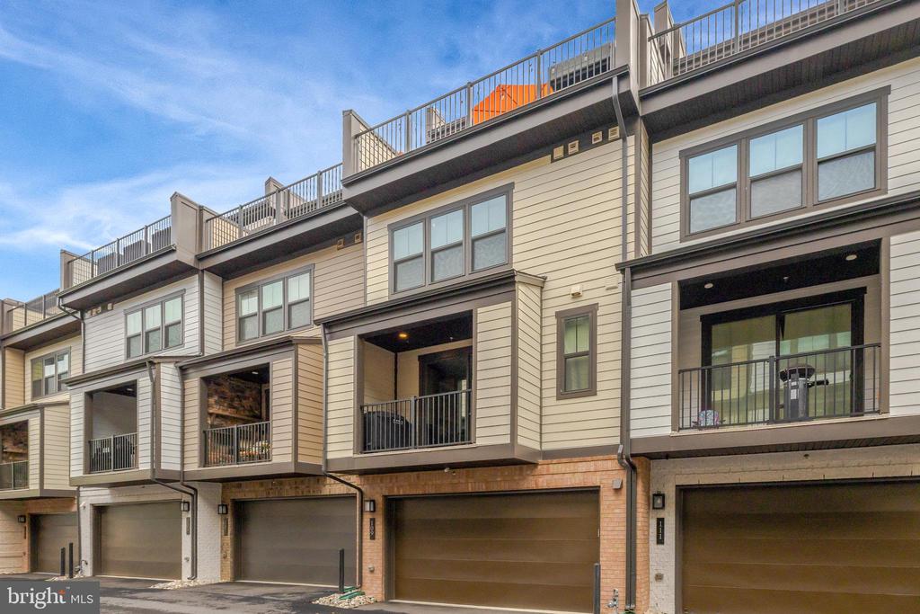 109 Market Sq NW #33