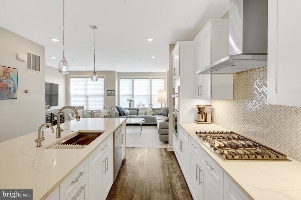 109 Market Sq NW #33