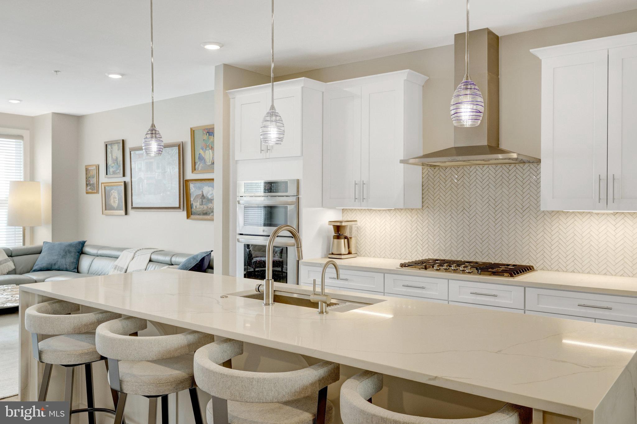109 Market Sq NW #33