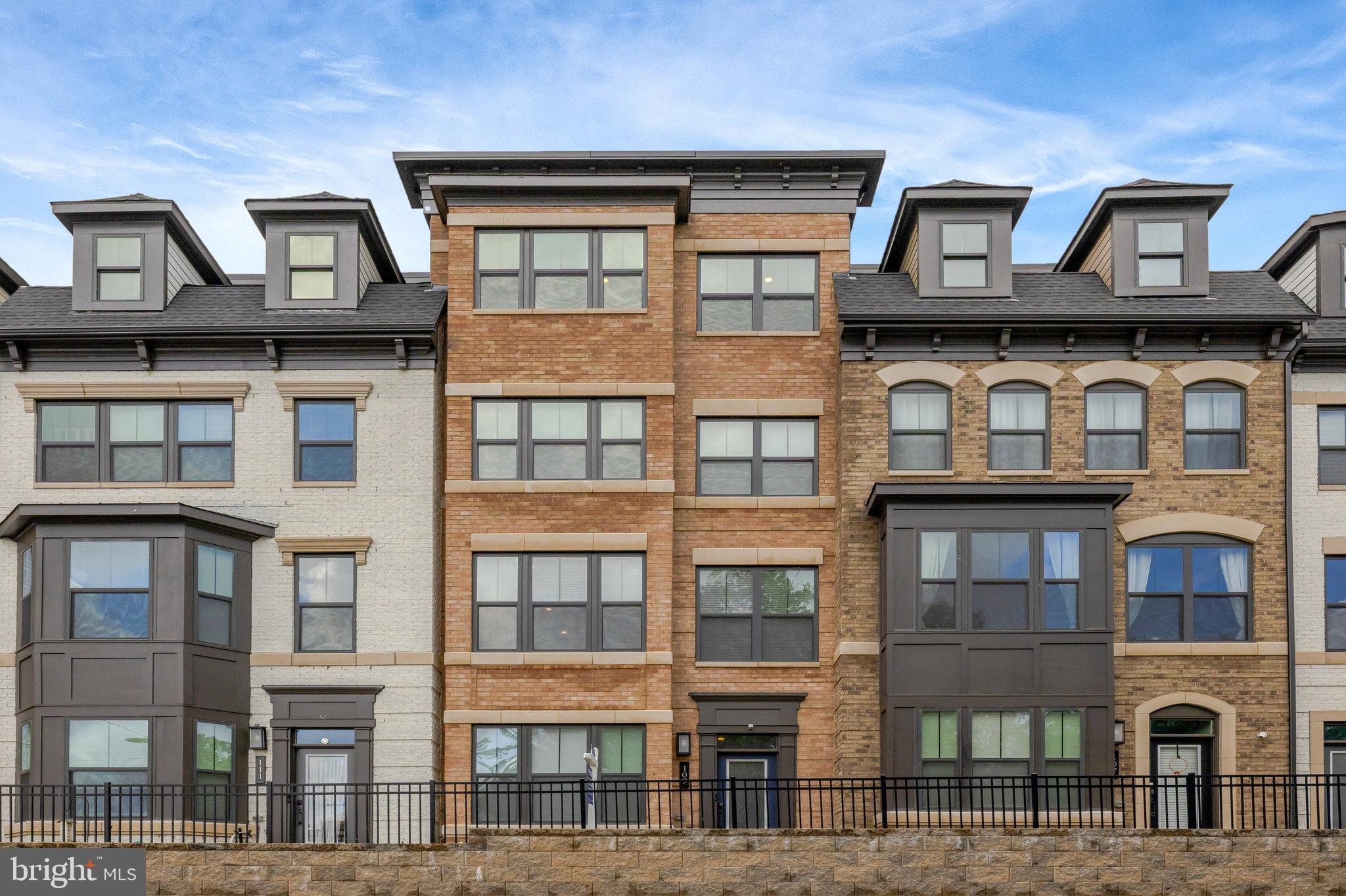 109 Market Sq NW #33
