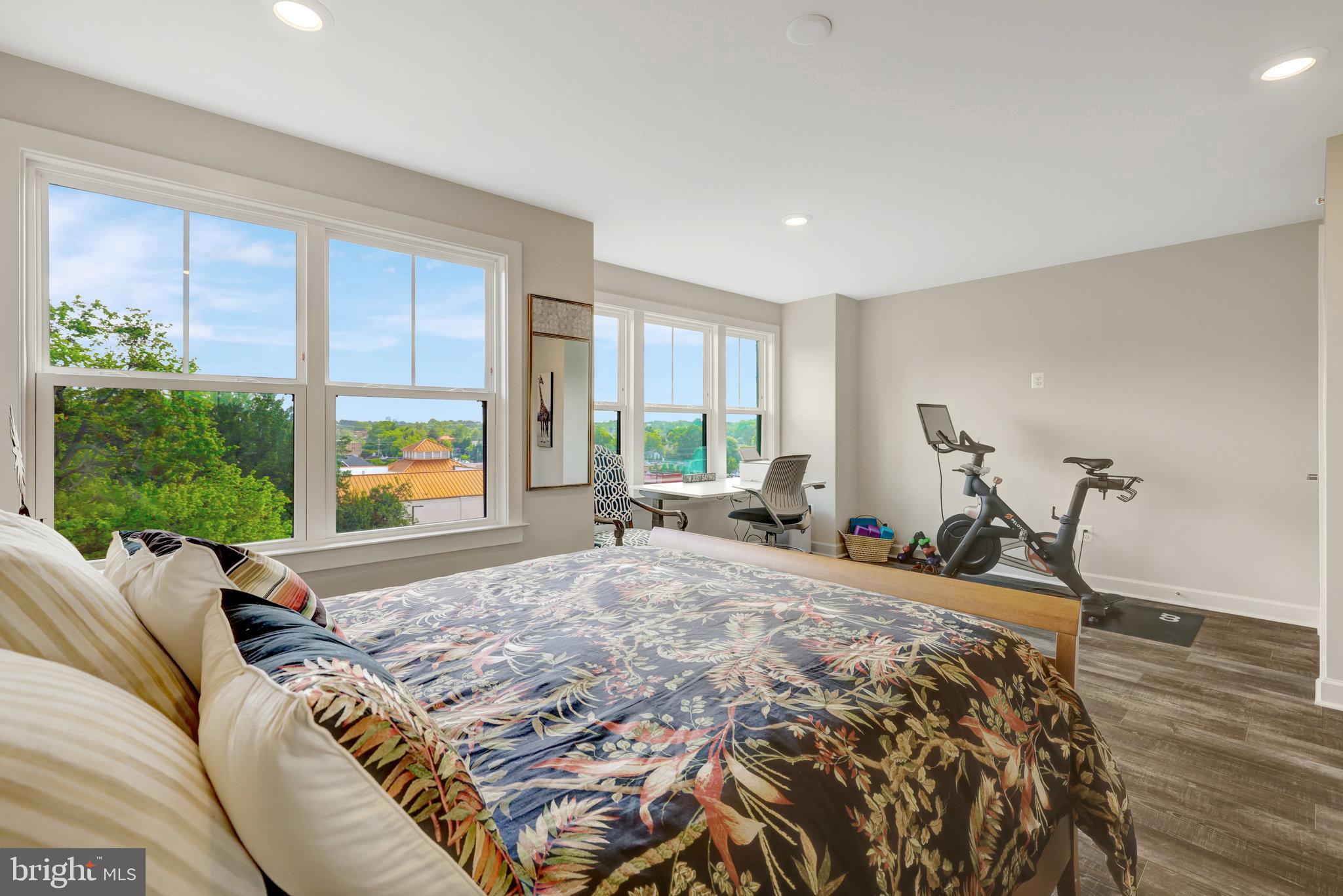 109 Market Sq NW #33