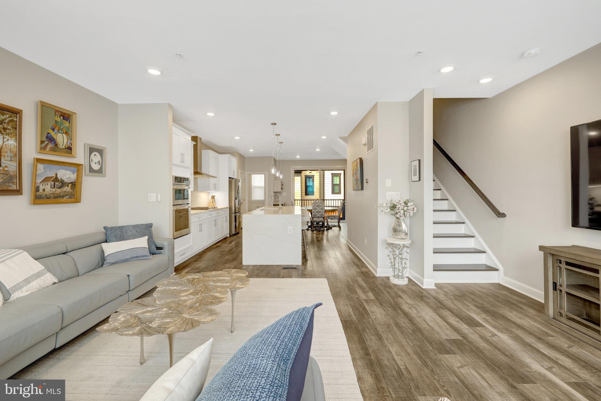 109 Market Sq NW #33