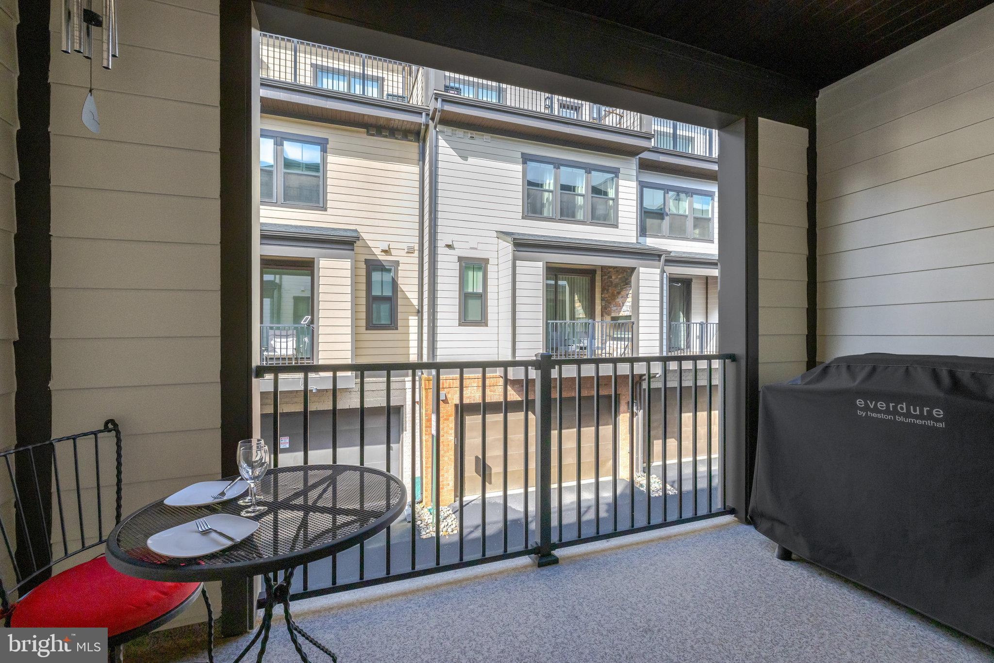 109 Market Sq NW #33
