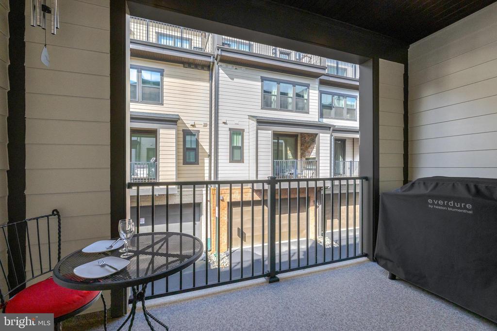 109 Market Sq NW #33
