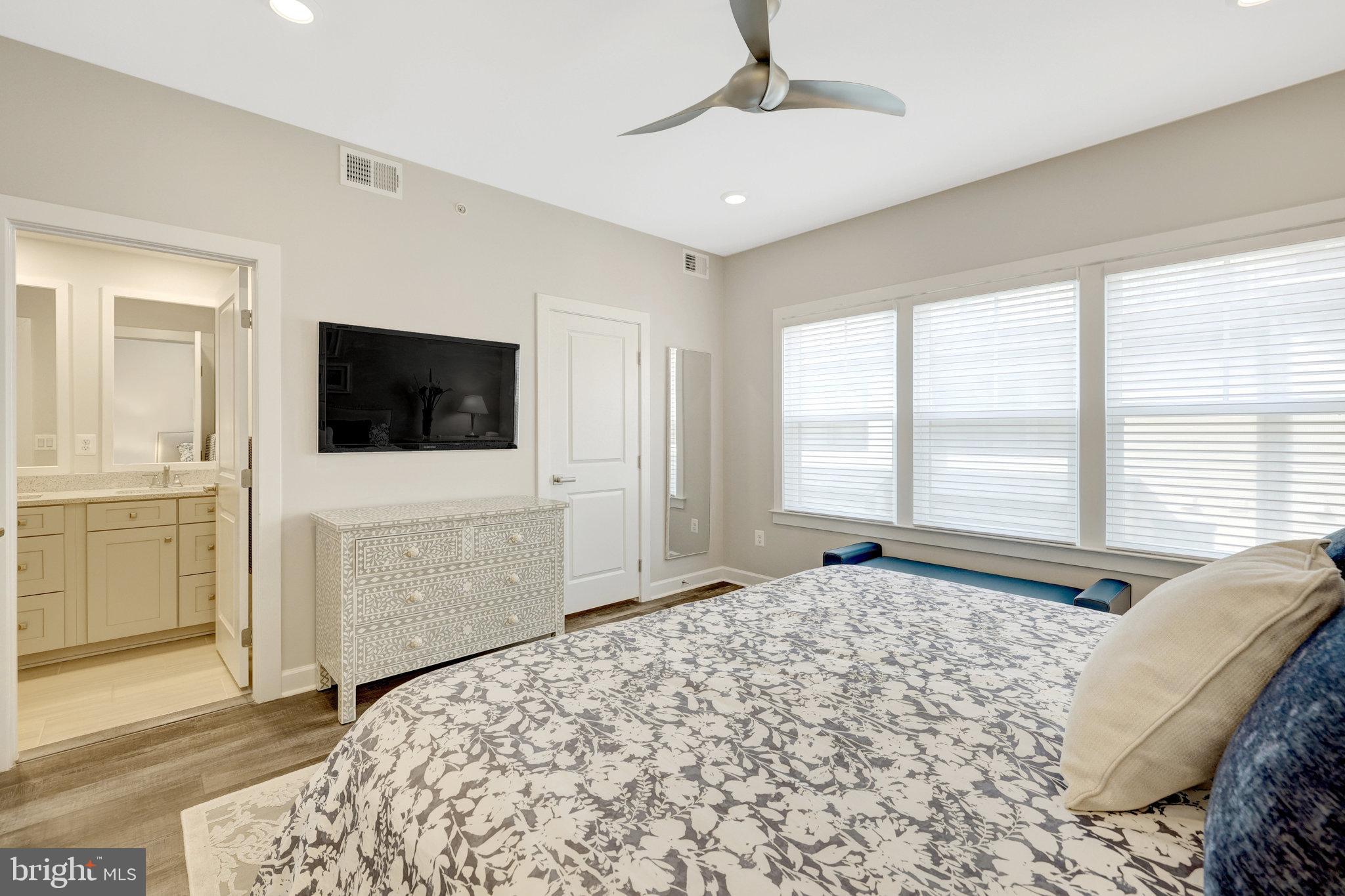 109 Market Sq NW #33