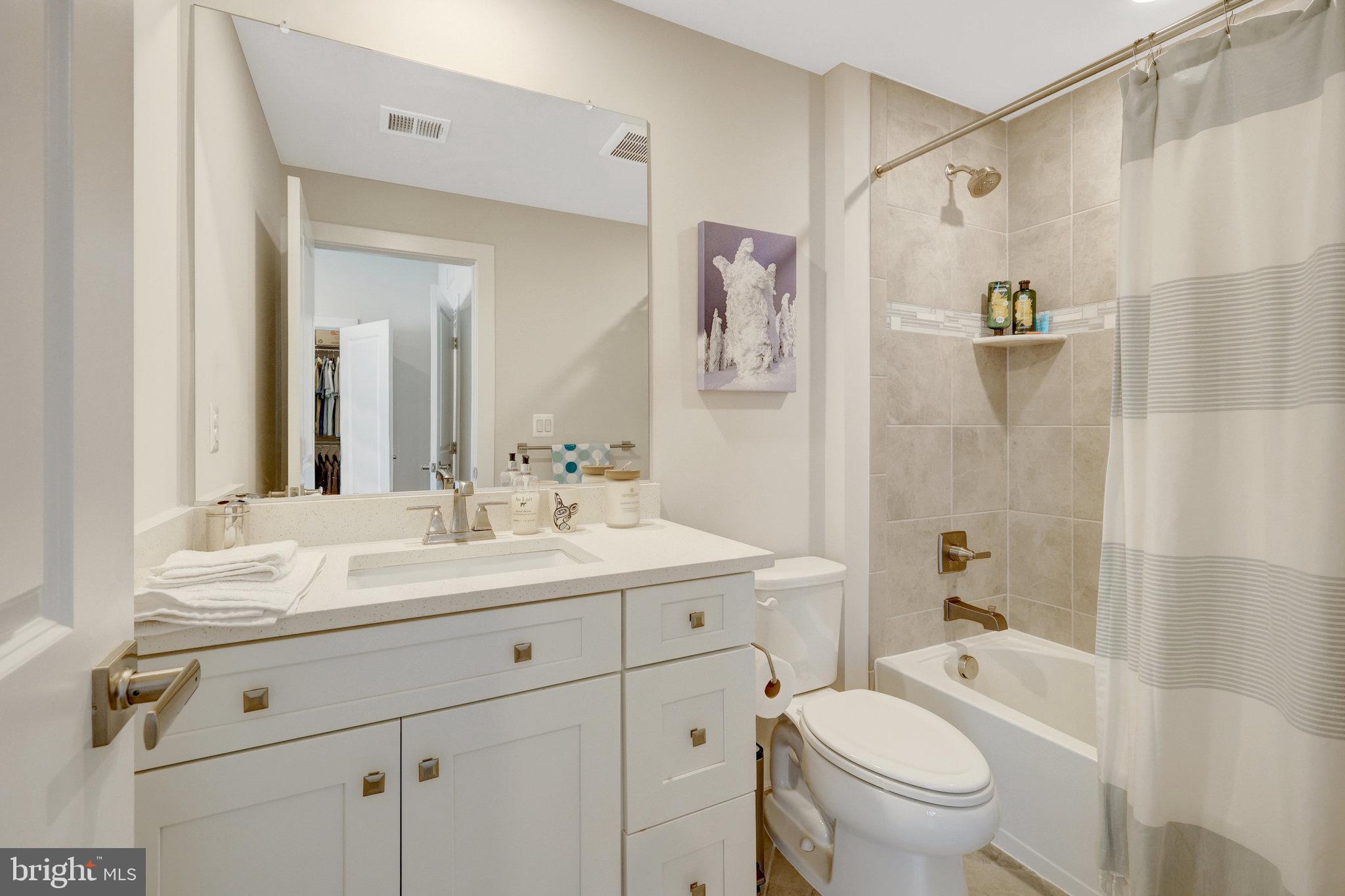 109 Market Sq NW #33