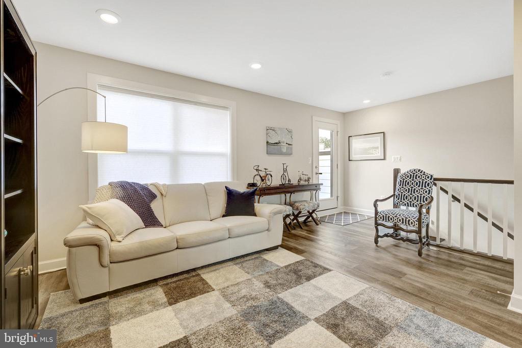 109 Market Sq NW #33
