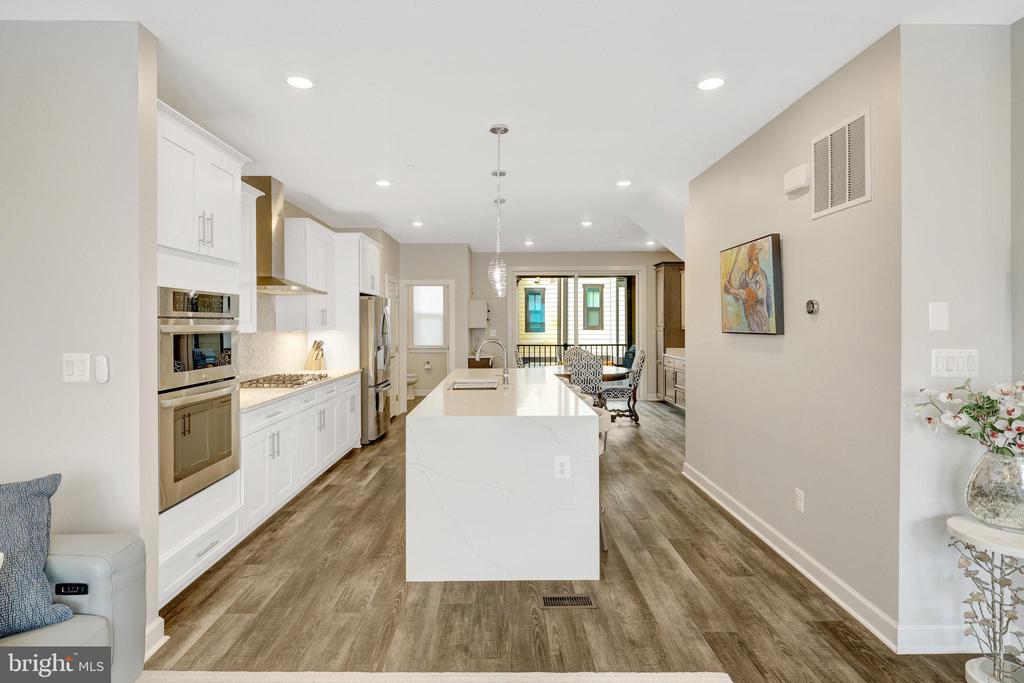 109 Market Sq NW #33