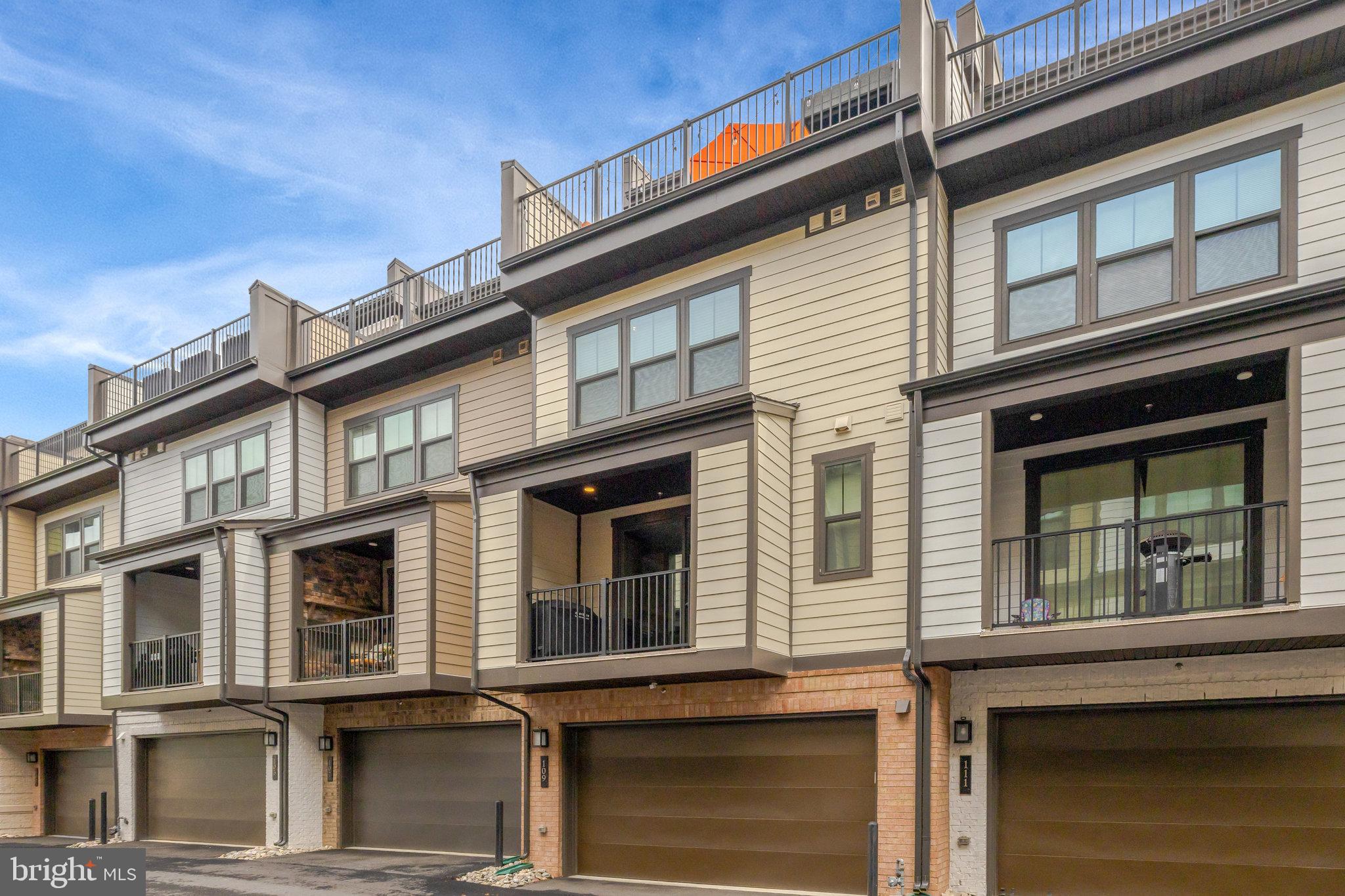 109 Market Sq NW #33