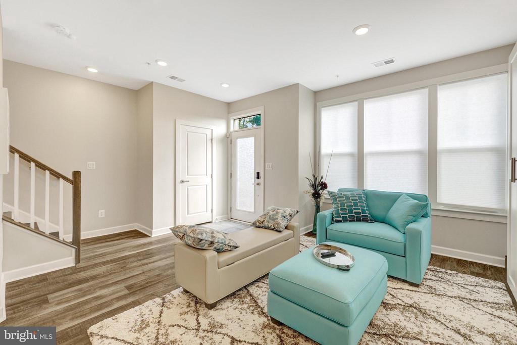 109 Market Sq NW #33