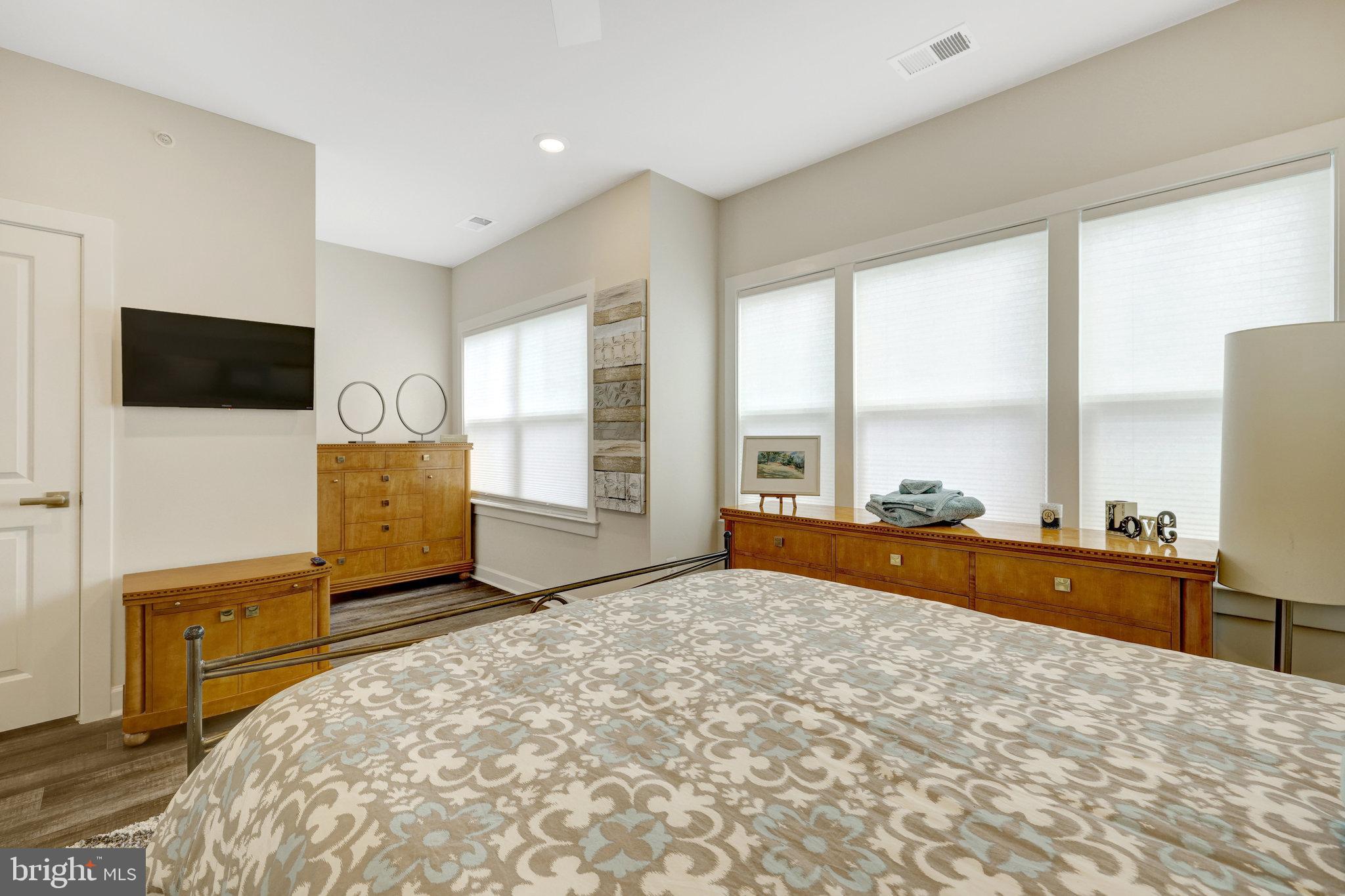 109 Market Sq NW #33