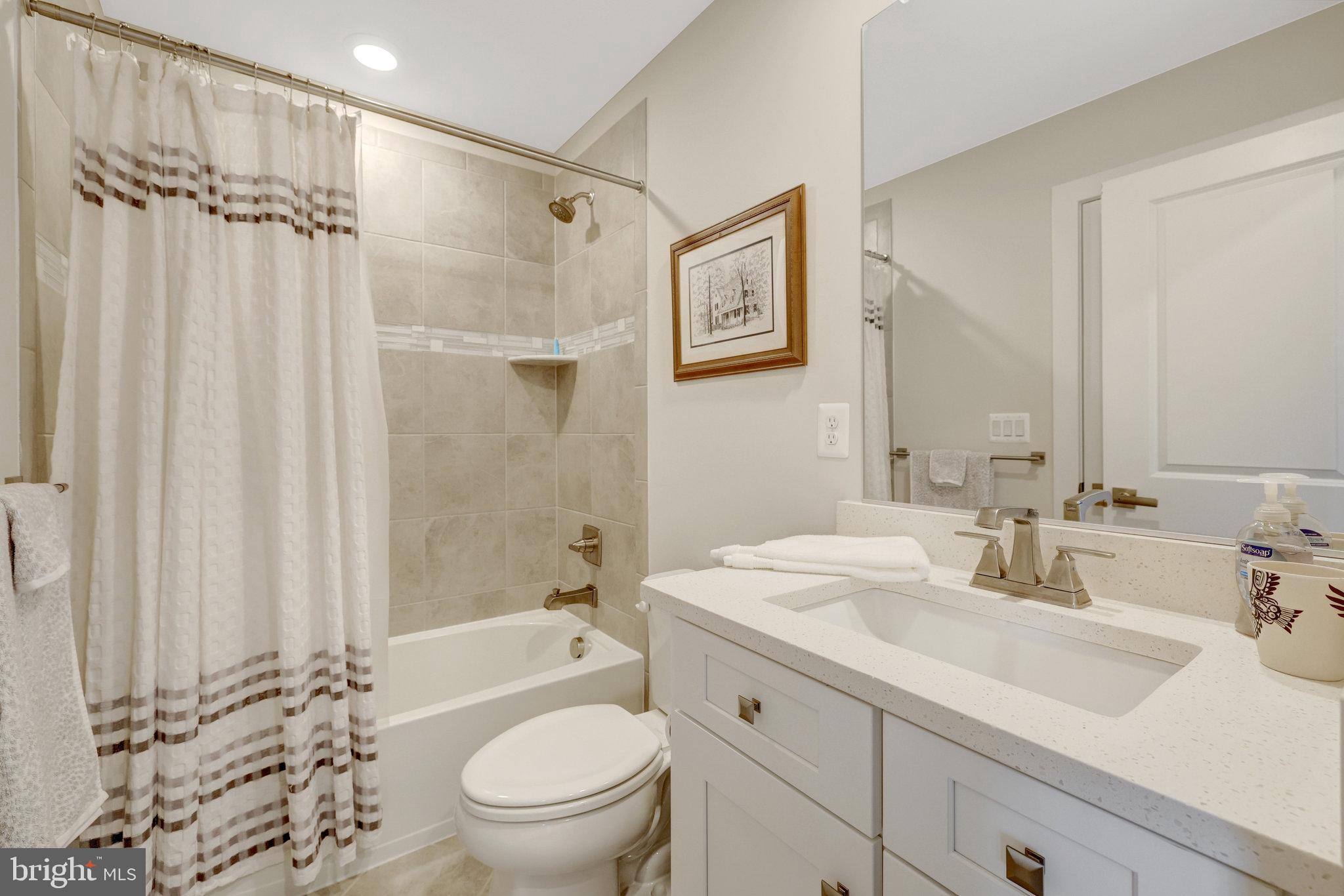 109 Market Sq NW #33