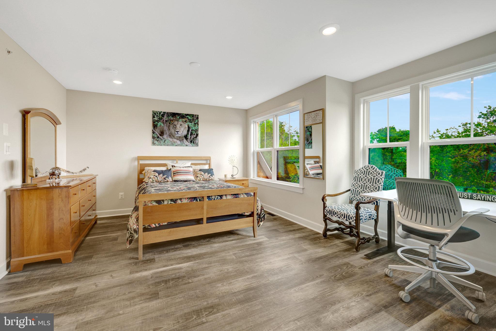 109 Market Sq NW #33