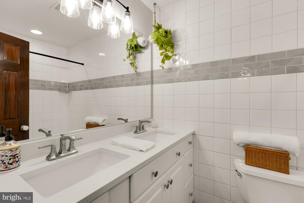 2429 ALSOP COURT