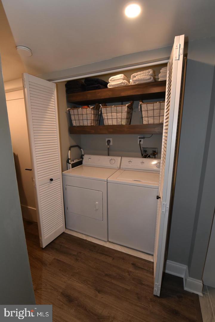 1666 PARKCREST CIRCLE 100