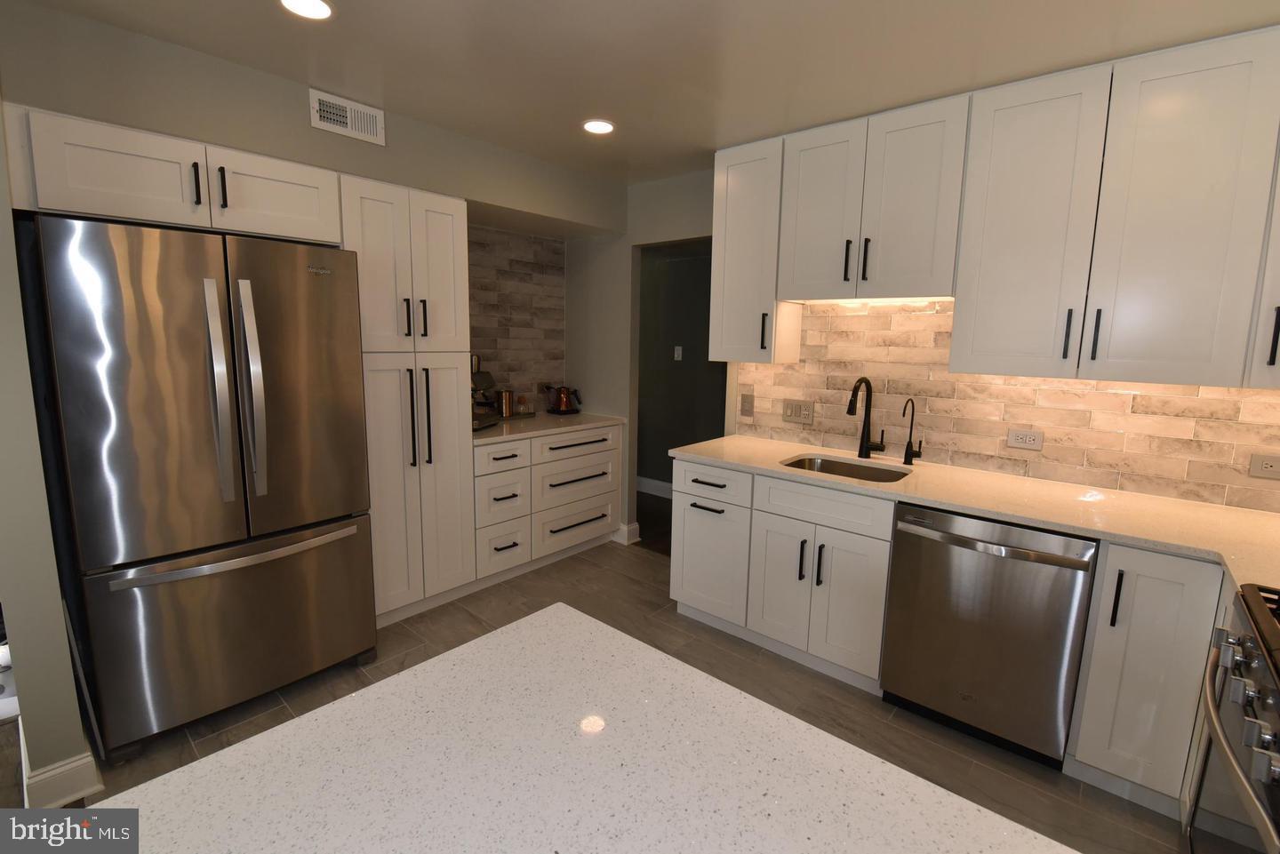 1666 PARKCREST CIRCLE 100