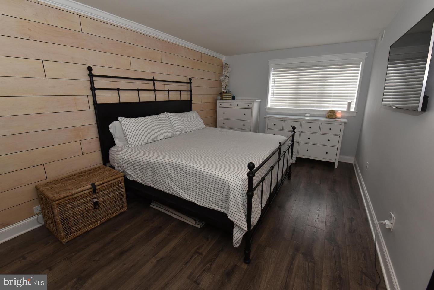 1666 PARKCREST CIRCLE 100