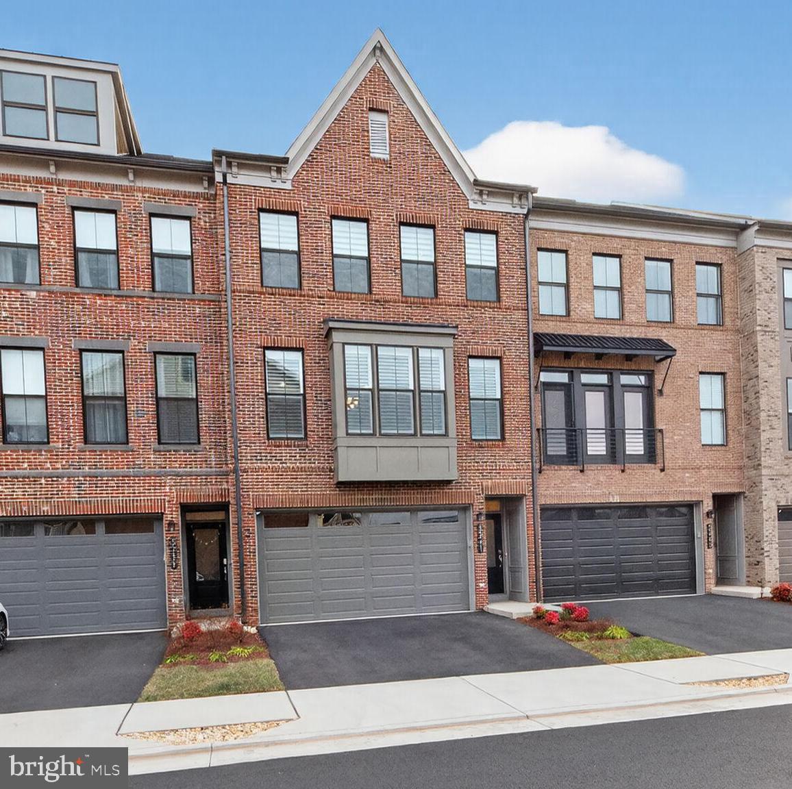 5241 RIDGEVIEW RETREAT DRIVE