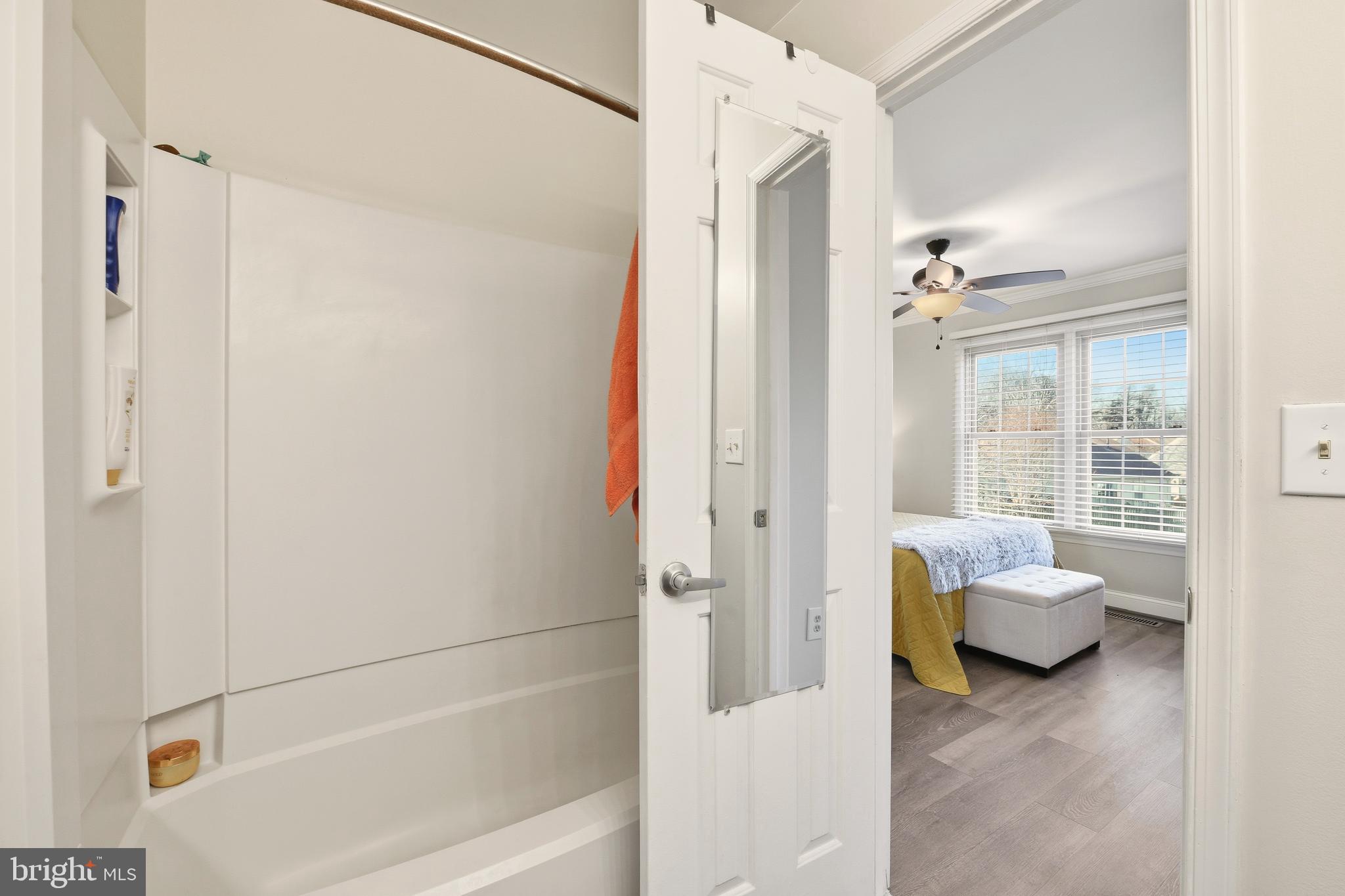 2964 KINGS STATION COURT