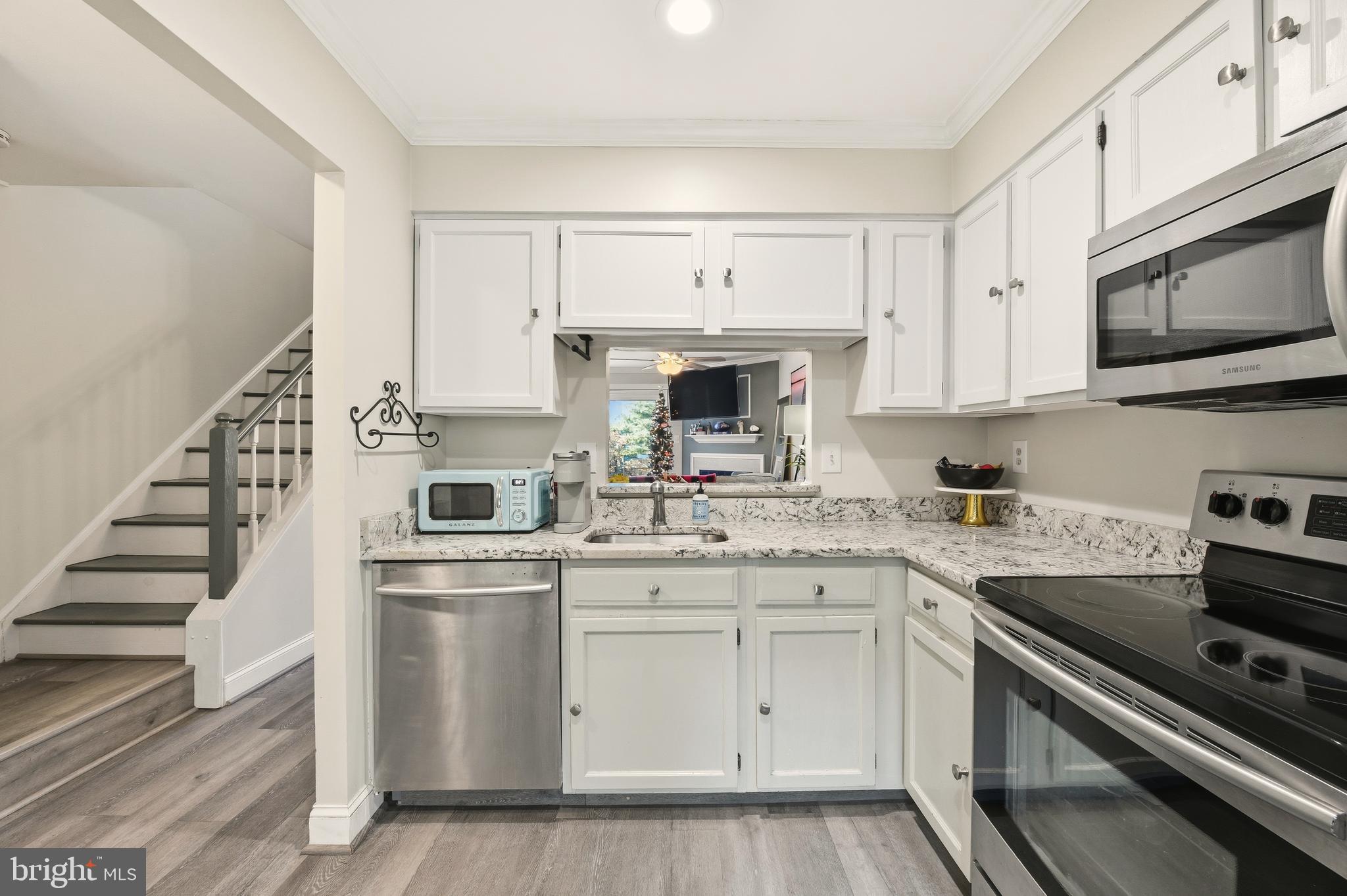 2964 KINGS STATION COURT