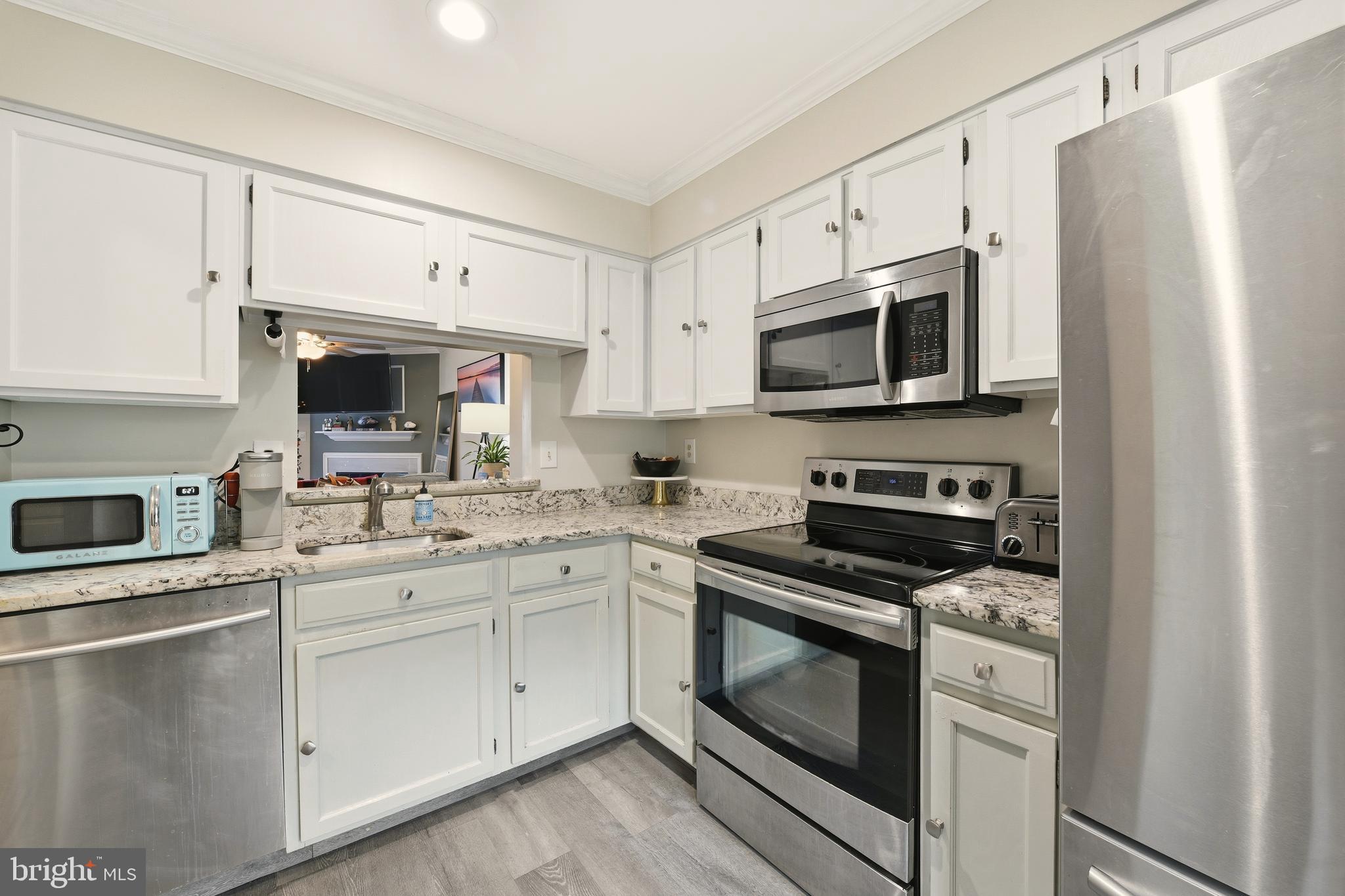 2964 KINGS STATION COURT