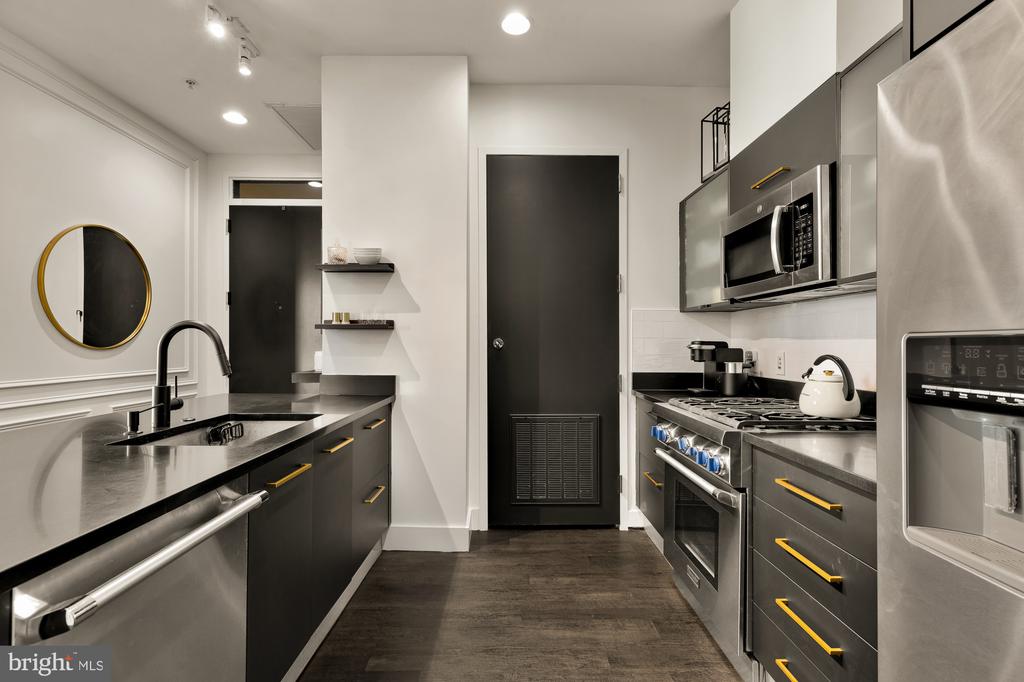 12025 NEW DOMINION PARKWAY 124