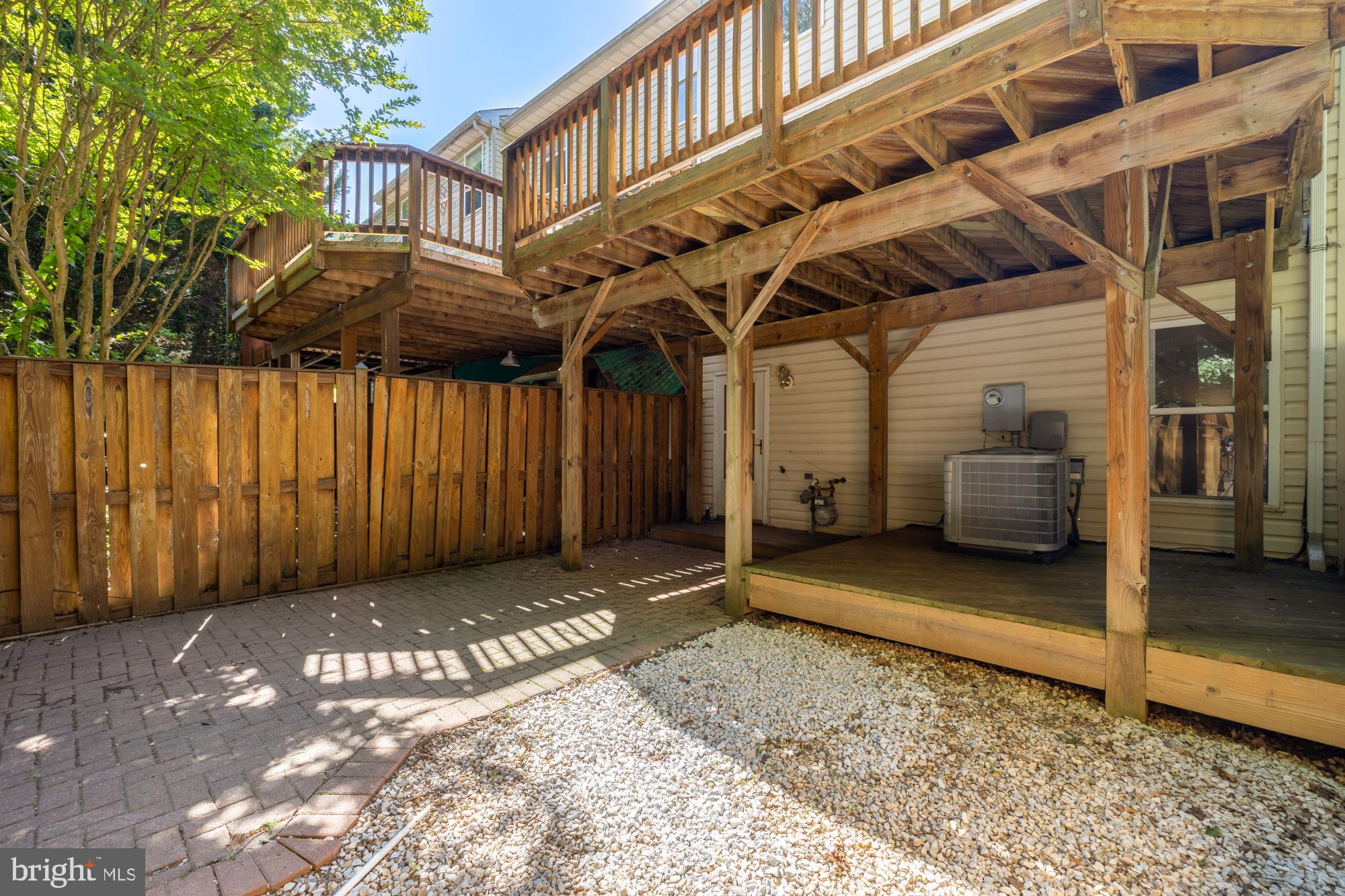 8906 ROYAL ASTOR WAY