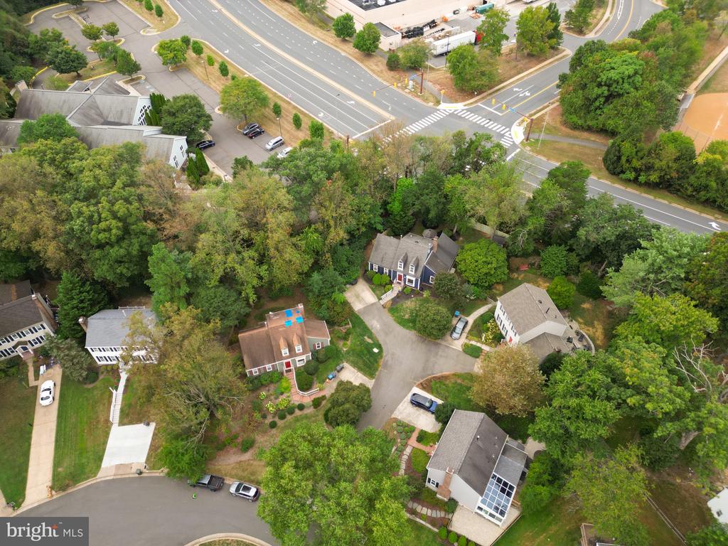 11688 STOCKBRIDGE LANE