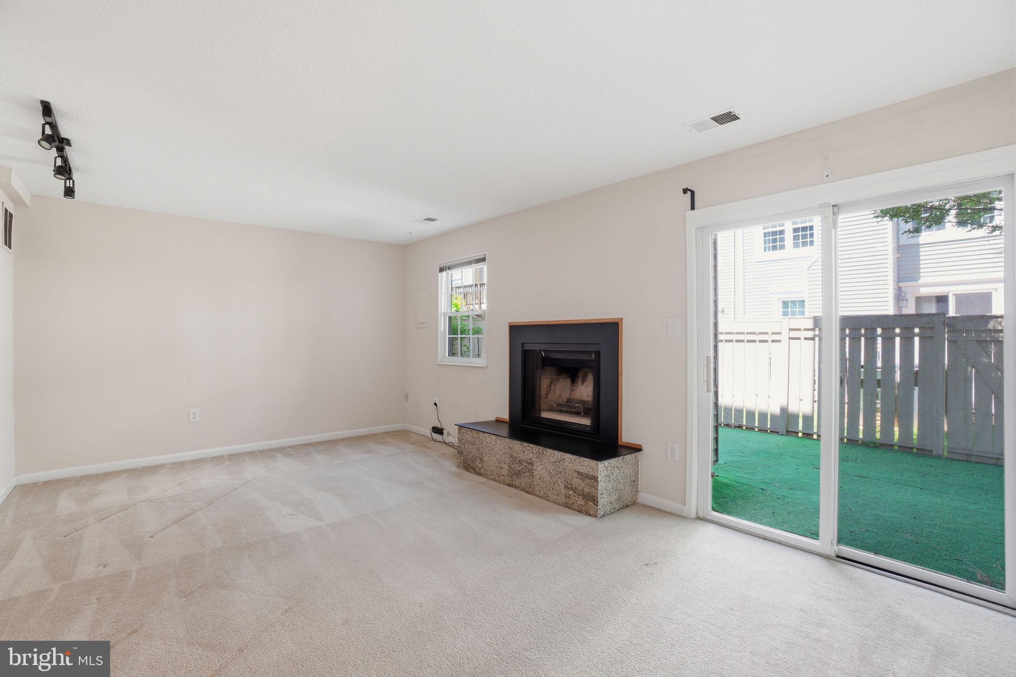 2391 HUNTERS SQUARE COURT