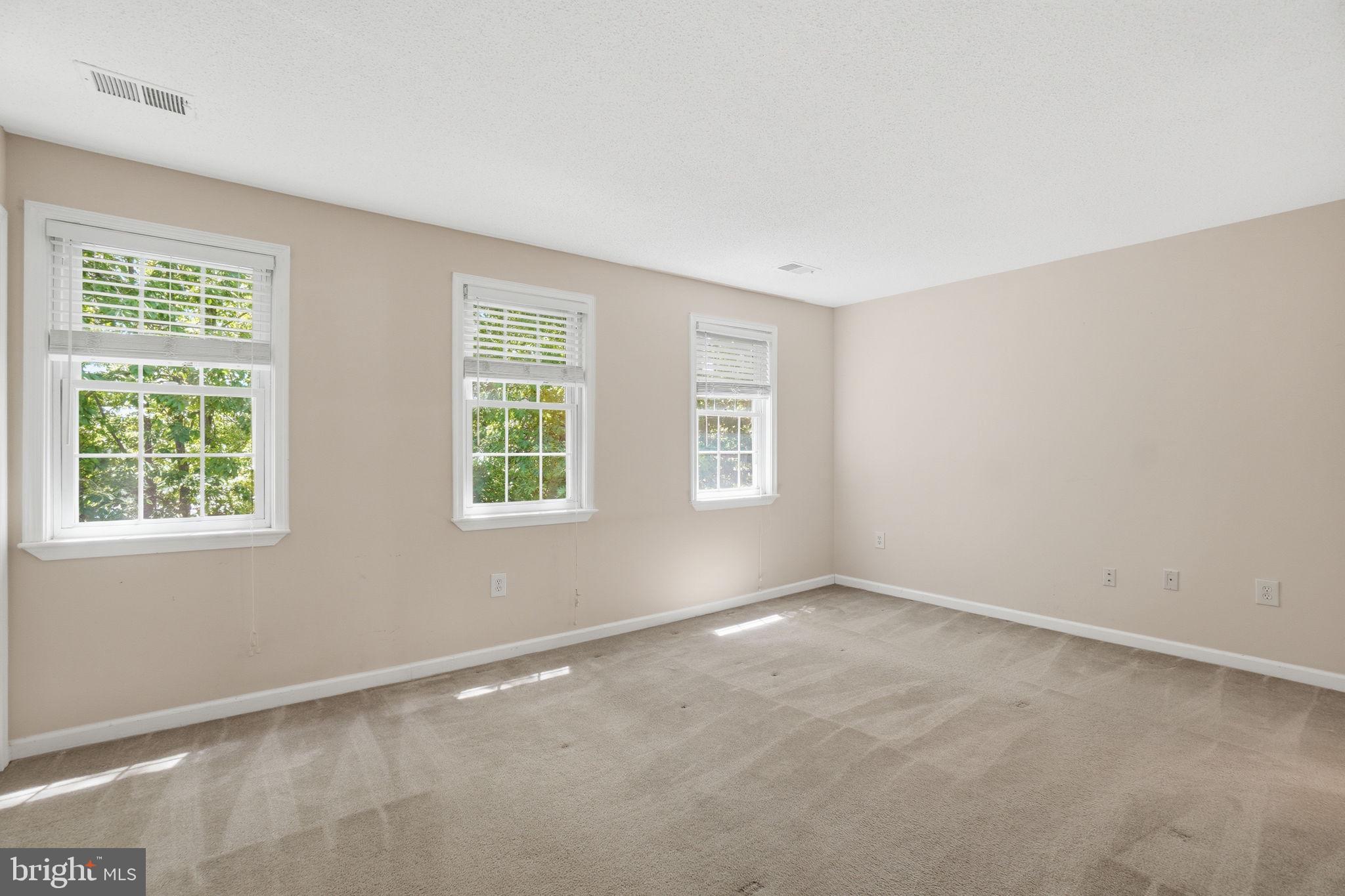 2391 HUNTERS SQUARE COURT