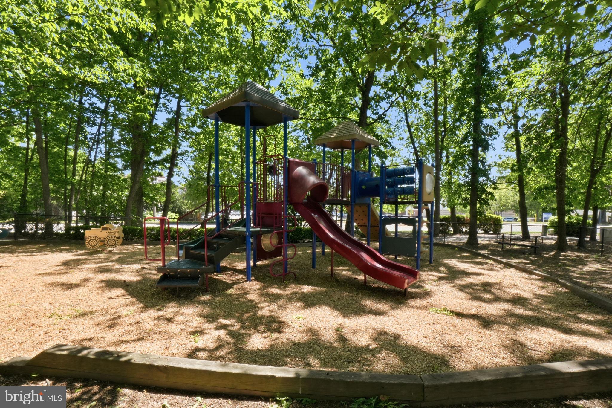 2391 HUNTERS SQUARE COURT