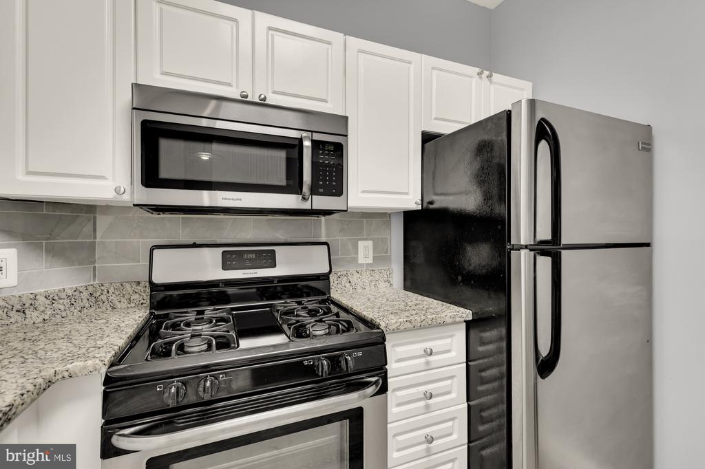 12909 ALTON SQUARE 102