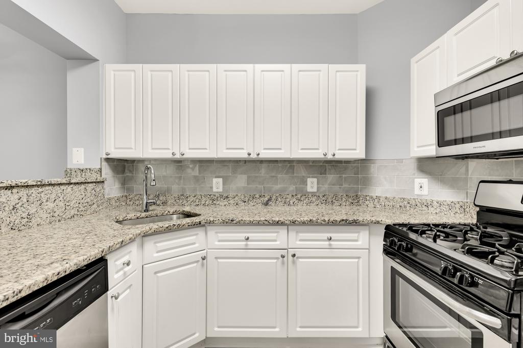 12909 ALTON SQUARE 102