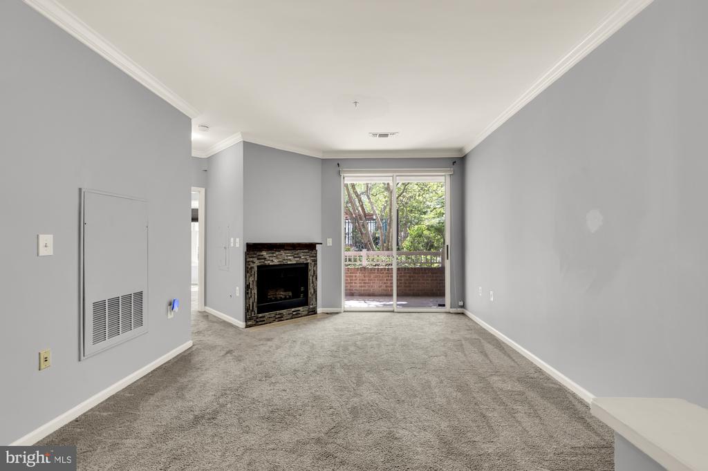 12909 ALTON SQUARE 102