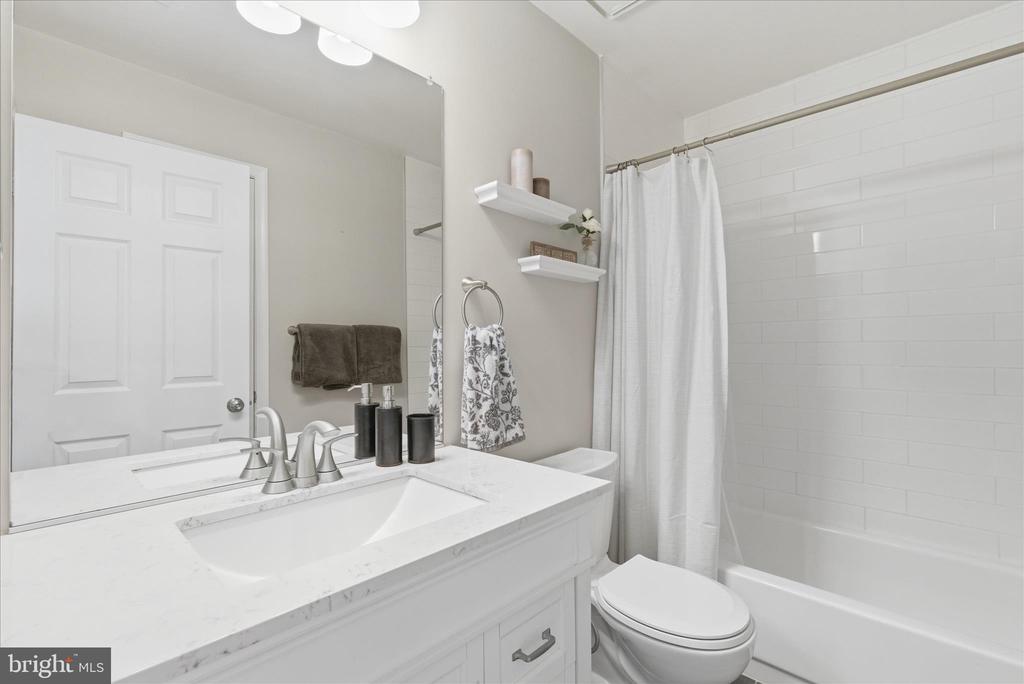 13062 QUARTZ LANE