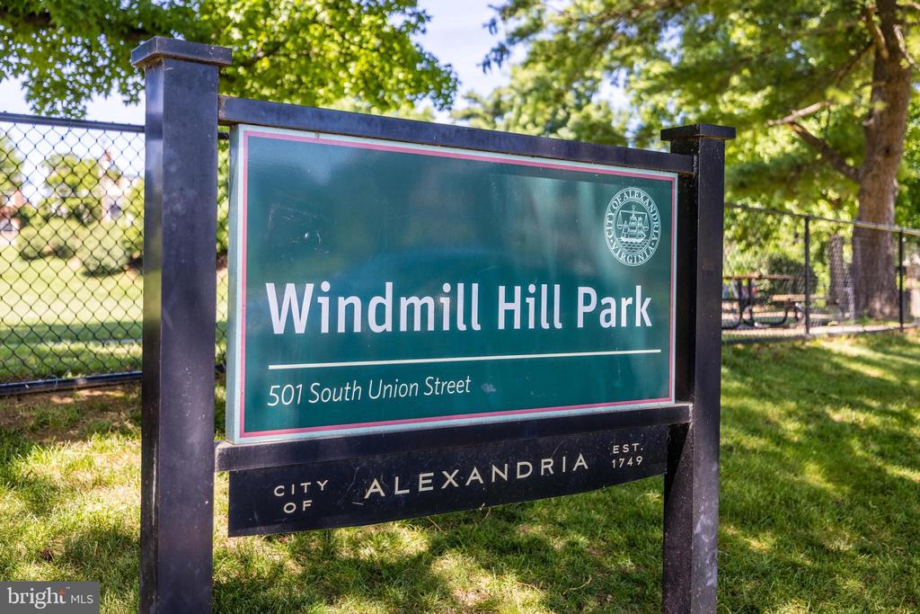6718 W WAKEFIELD DRIVE Unit: B2