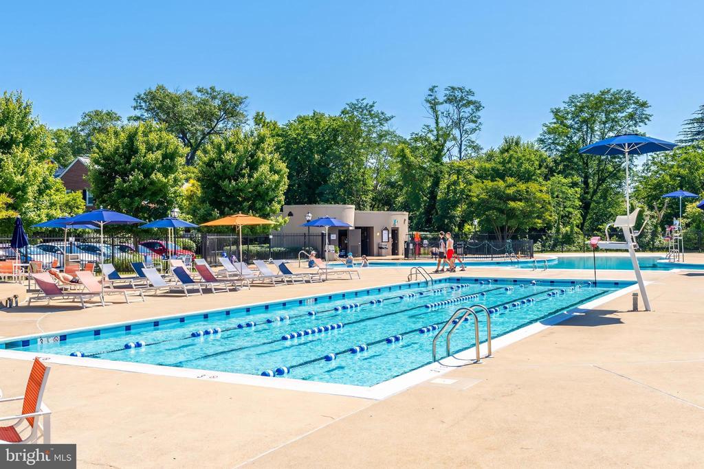 6718 W WAKEFIELD DRIVE Unit: B2
