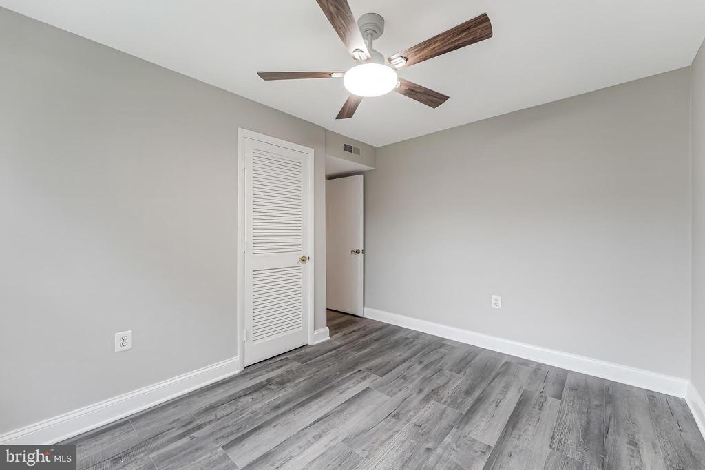 6718 W WAKEFIELD DRIVE Unit: B2
