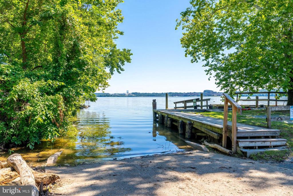 6718 W WAKEFIELD DRIVE Unit: B2