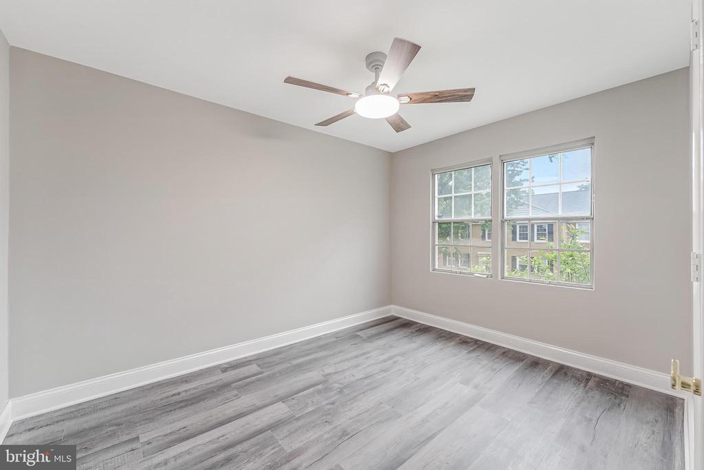 6718 W WAKEFIELD DRIVE Unit: B2