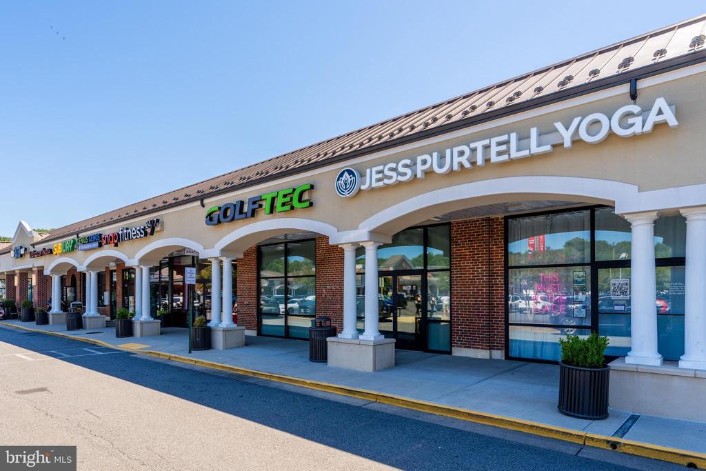 6718 W WAKEFIELD DRIVE Unit: B2