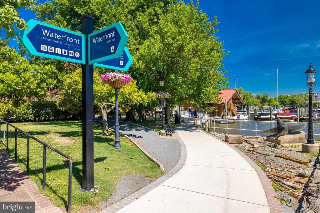 6718 W WAKEFIELD DRIVE Unit: B2