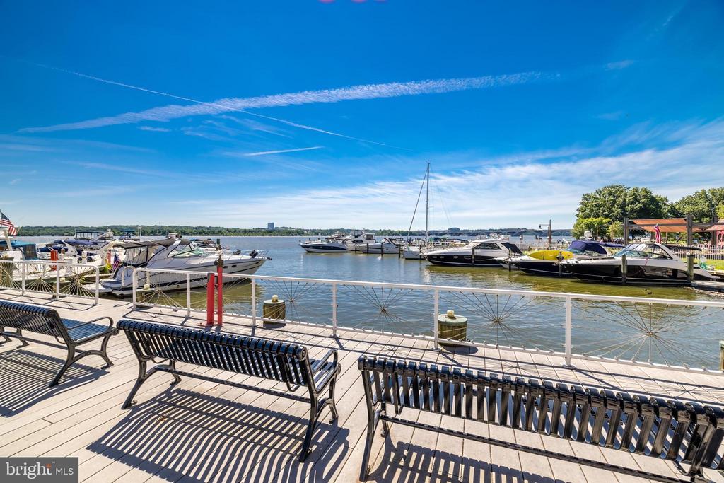 6718 W WAKEFIELD DRIVE Unit: B2
