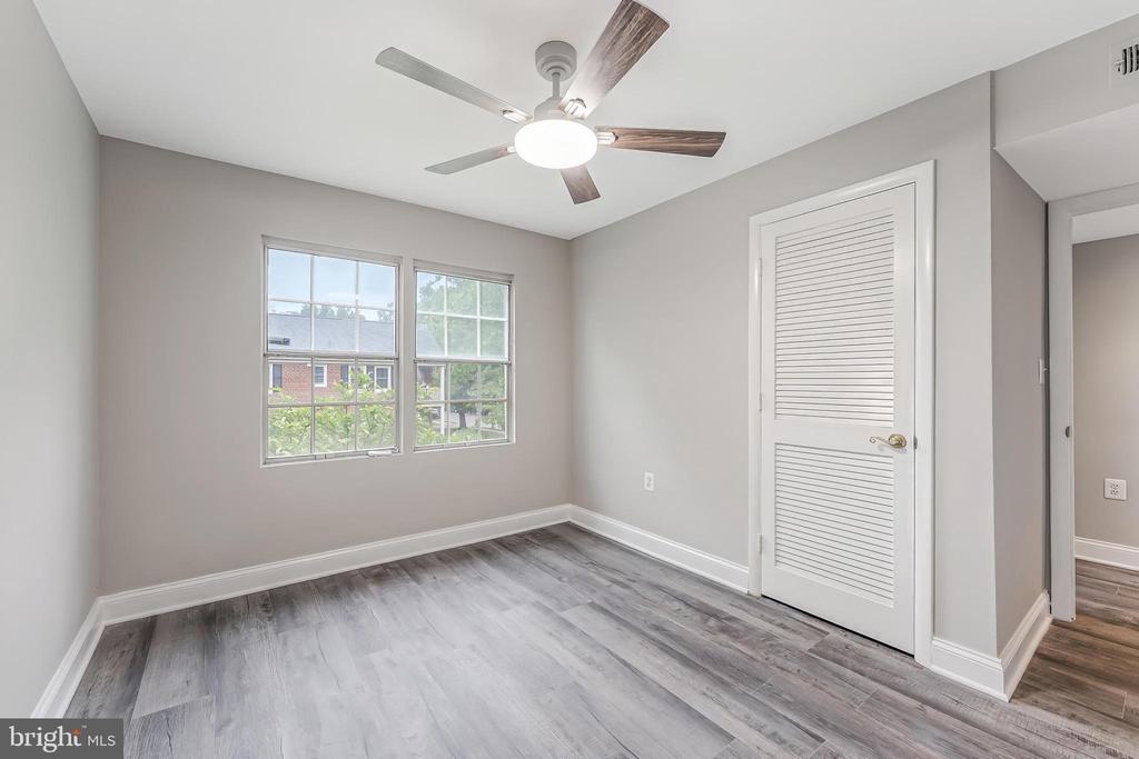 6718 W WAKEFIELD DRIVE Unit: B2