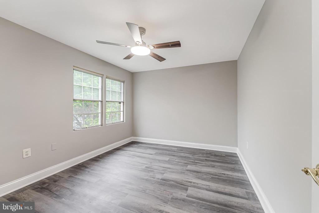 6718 W WAKEFIELD DRIVE Unit: B2