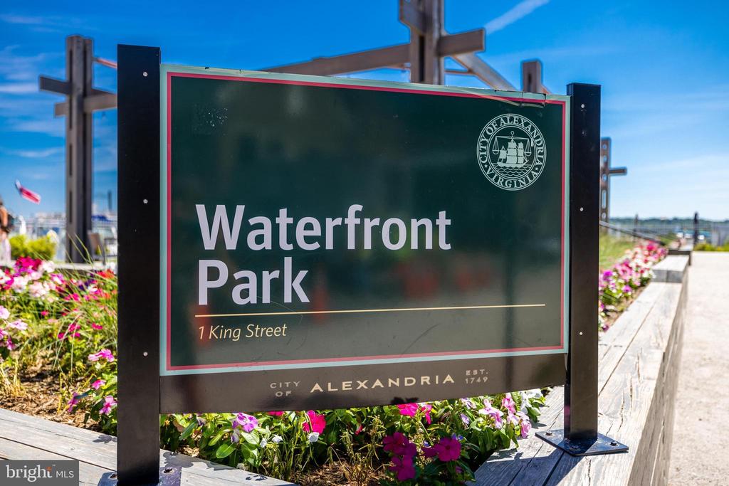 6718 W WAKEFIELD DRIVE Unit: B2