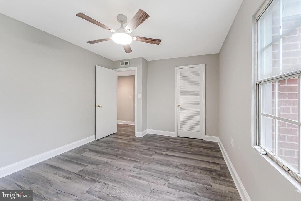 6718 W WAKEFIELD DRIVE Unit: B2