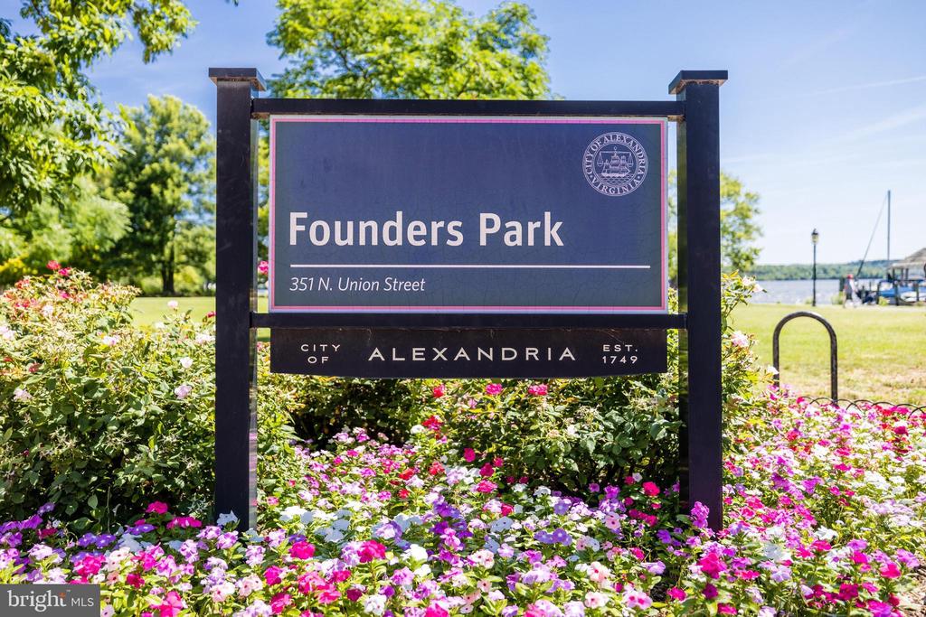 6718 W WAKEFIELD DRIVE Unit: B2