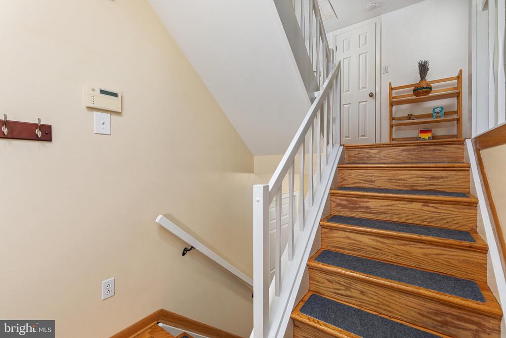 2223 GLENCOURSE LANE