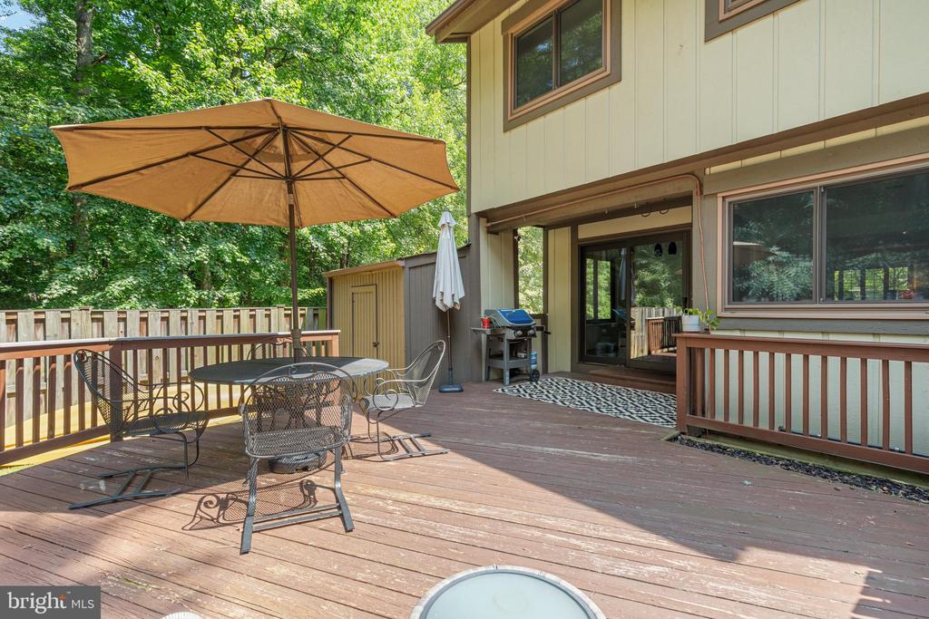 2223 GLENCOURSE LANE